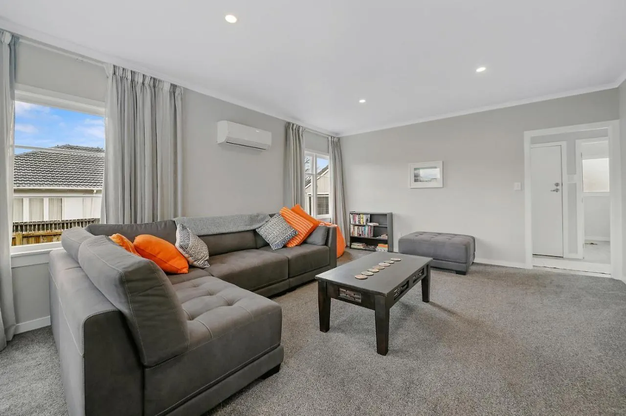 Figtree Bungalow - Rotorua Holiday Home 0*,  New Zealand