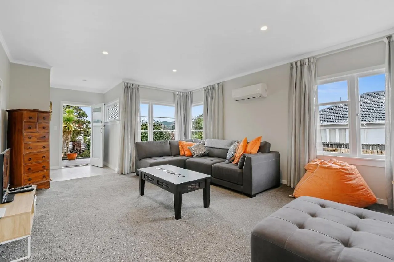 Figtree Bungalow - Rotorua Holiday Home